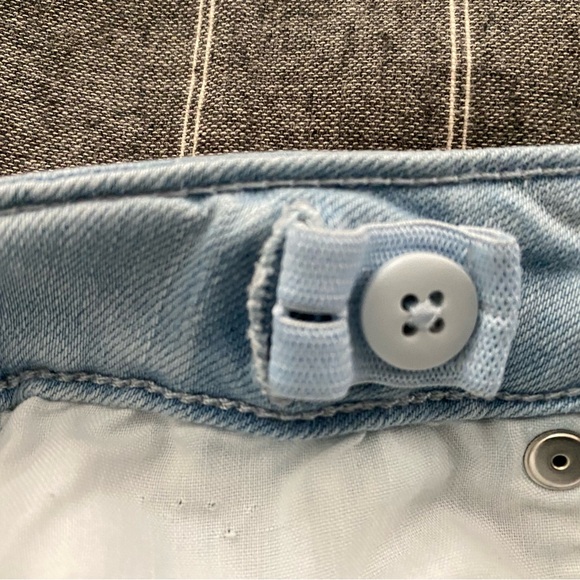 Cat & Jack Girls 8 Super Stretch Jean Shorts - Picture 5 of 5